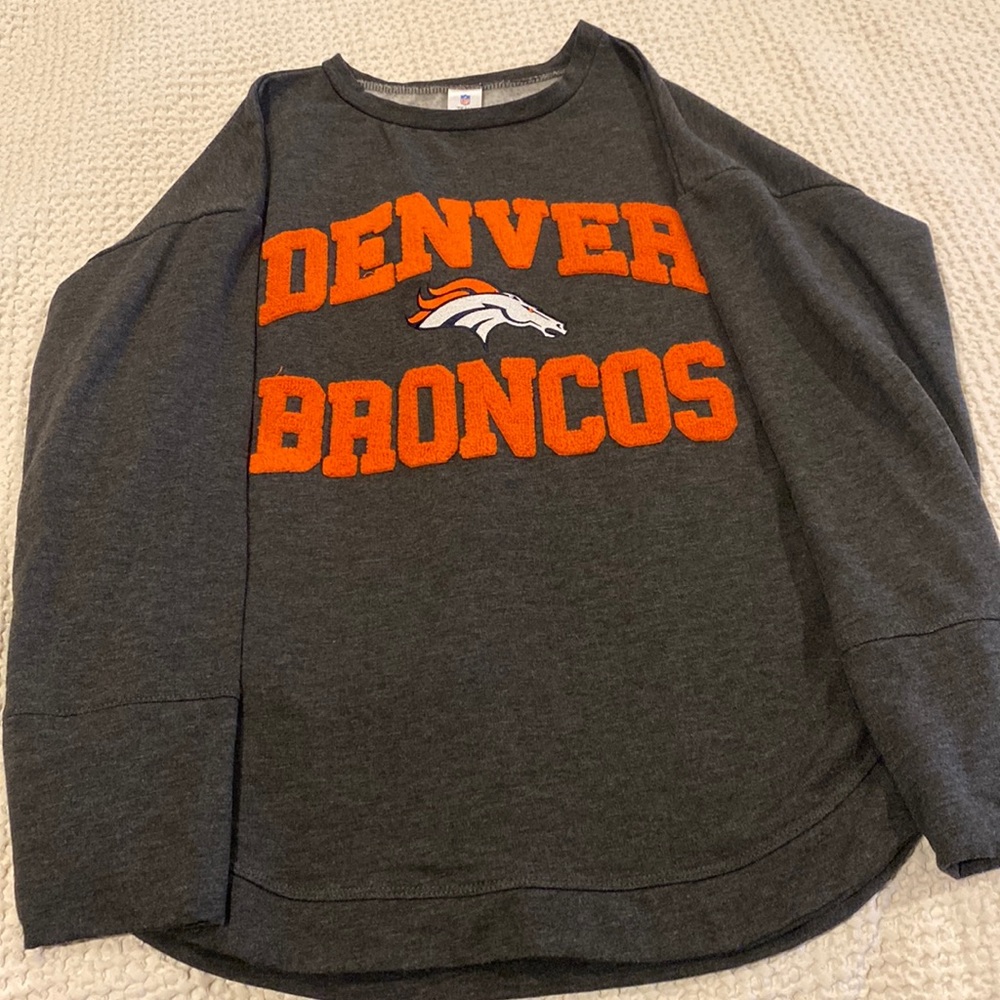 Denver bronco sweatshirt